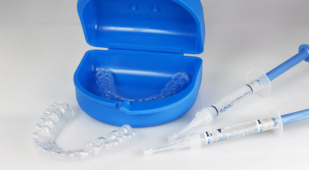 blanqueamiento dental en casa en Torremolinos con Martínez Avilés