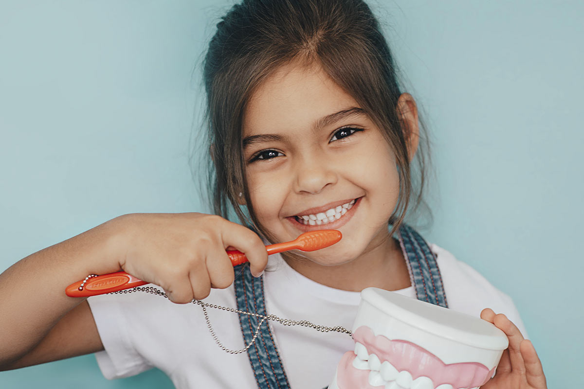 ¿Cuándo realizar la primera visita al dentista?