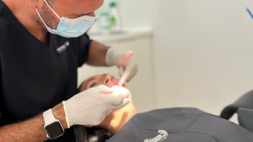 Razones para ortodoncia con Invisalign a partir de los 30.