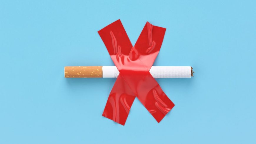 El tabaco y tu sonrisa.